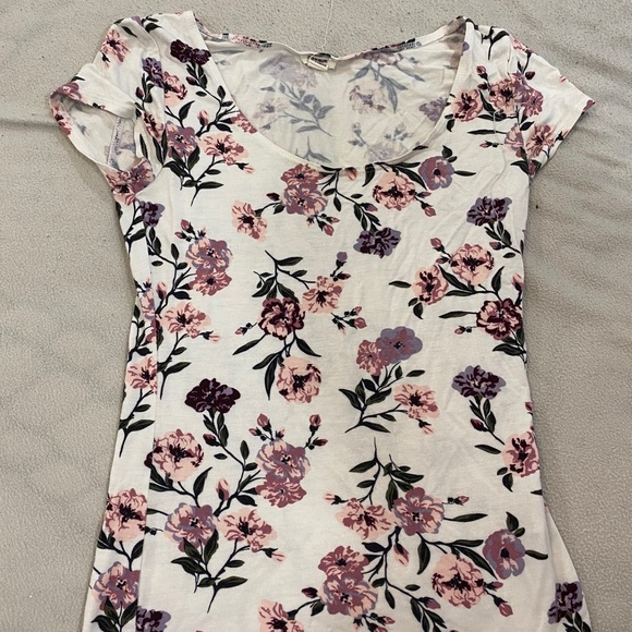 Tops - Picture 10 of 16